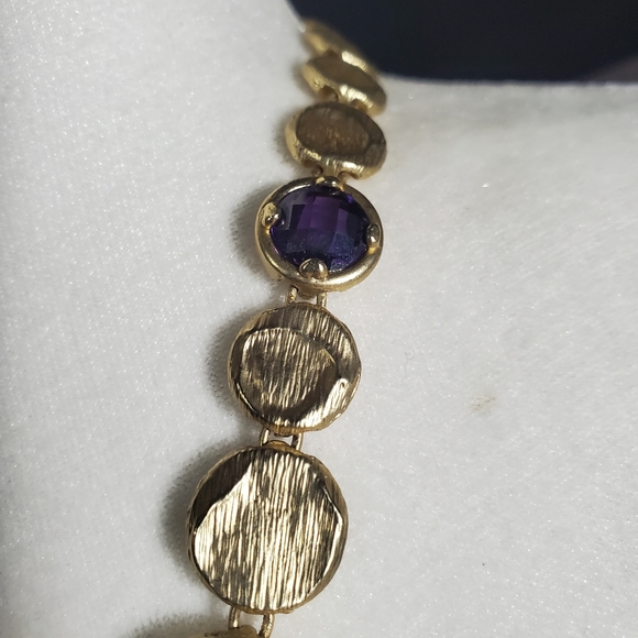 ETRUSCAN DESIGN TEXTURED GOLD TONE METAL MEDALLION COIN DISK CRYSTAL NECKLACE - Picture 6 of 7